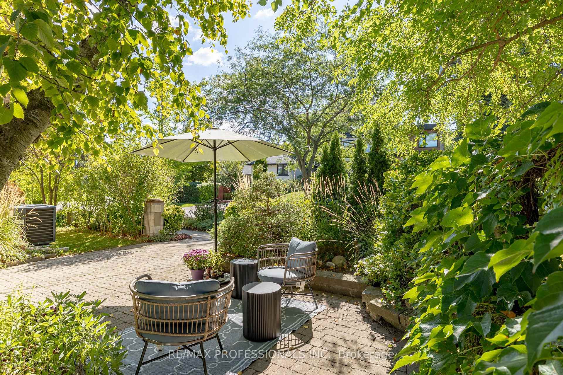 Photo 37 of 60 Fernalroy Boulevard, Etobicoke, Stonegate-Queensway — HOMEH