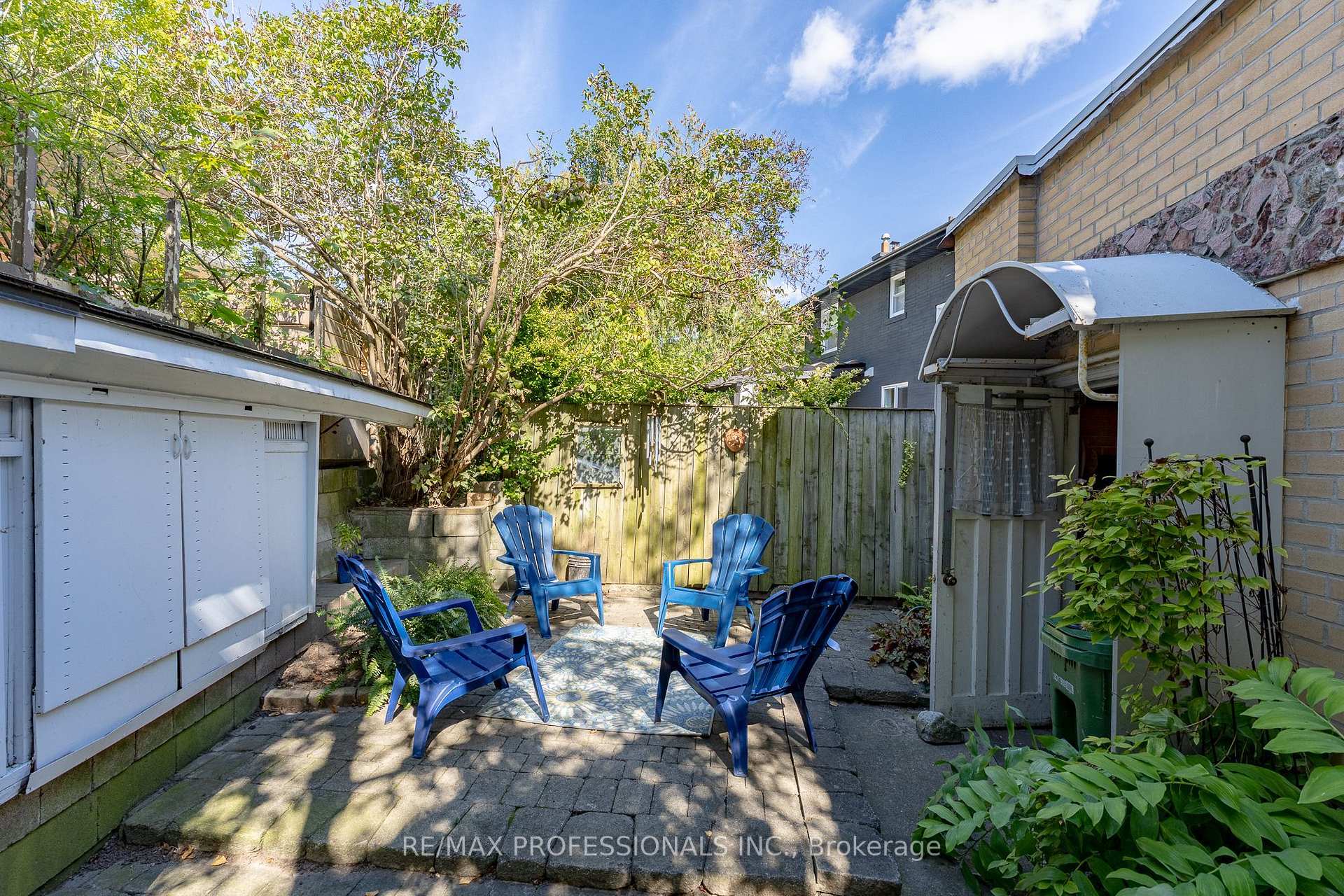 Photo 39 of 60 Fernalroy Boulevard, Etobicoke, Stonegate-Queensway — HOMEH
