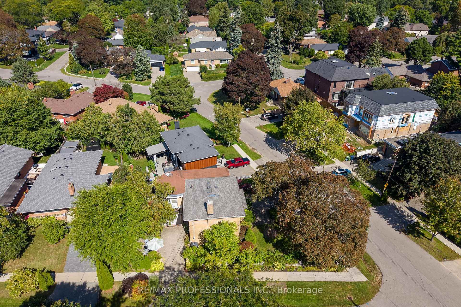 Photo 47 of 60 Fernalroy Boulevard, Etobicoke, Stonegate-Queensway — HOMEH