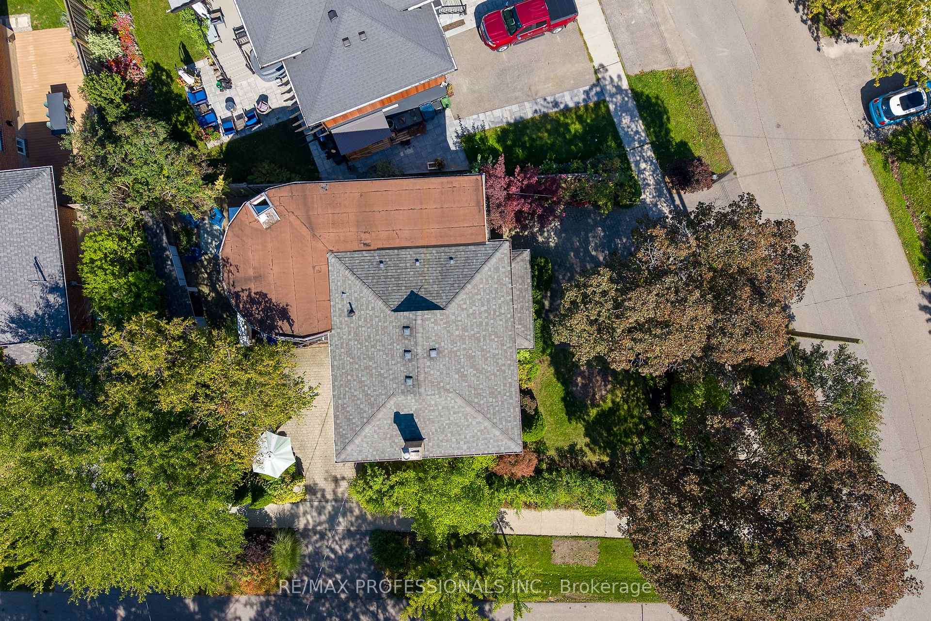 Photo 48 of 60 Fernalroy Boulevard, Etobicoke, Stonegate-Queensway — HOMEH