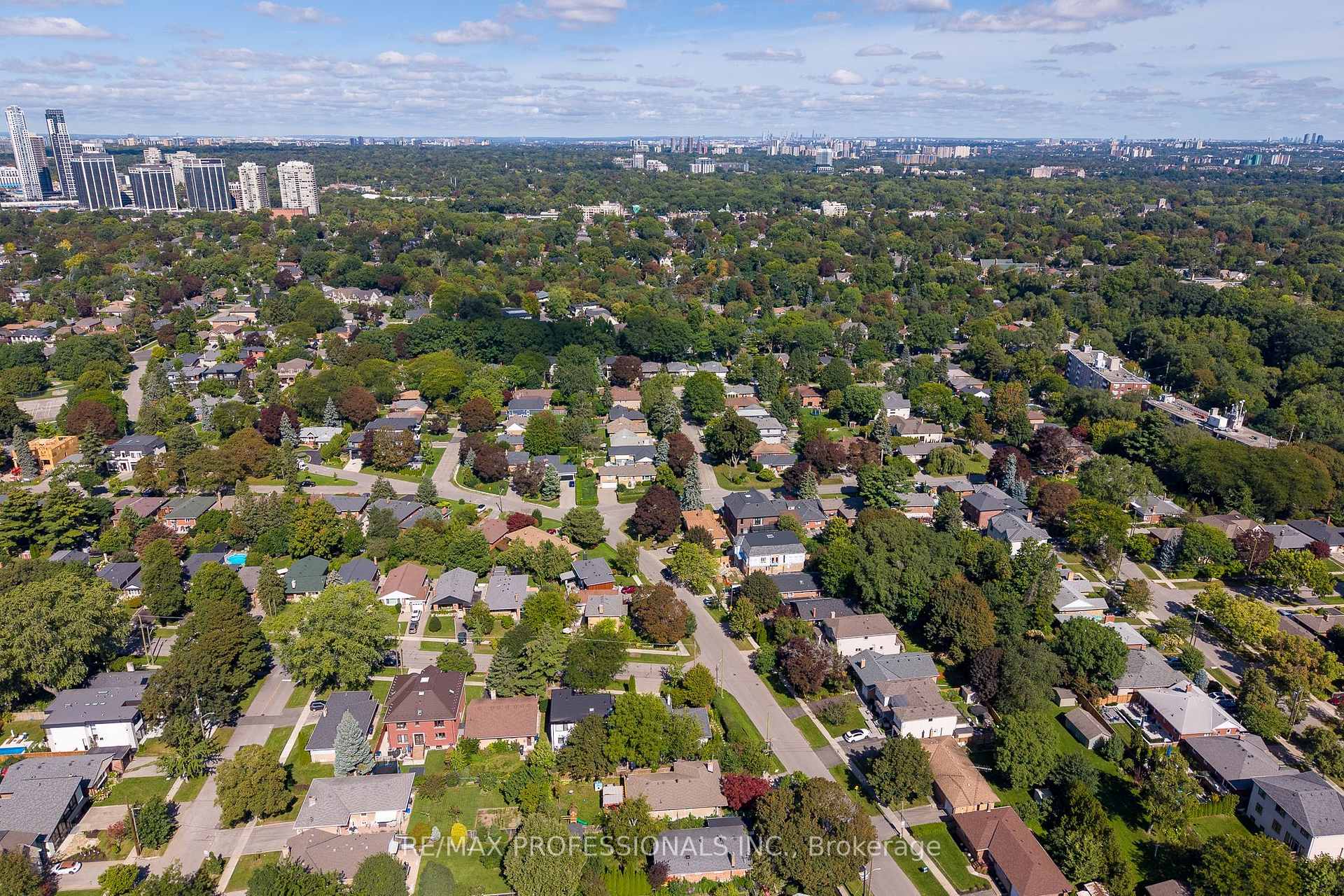Photo 50 of 60 Fernalroy Boulevard, Etobicoke, Stonegate-Queensway — HOMEH
