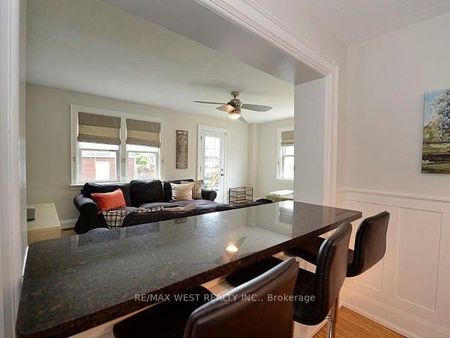 Photo 7 of 811 Coxwell Avenue, Toronto, Danforth Village-East York — HOMEH