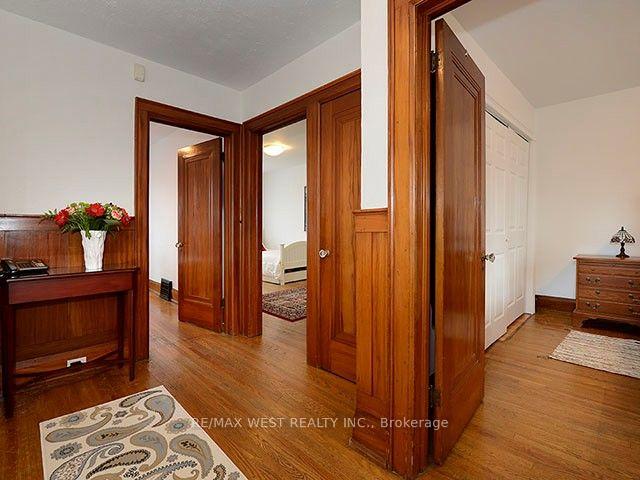 Photo 9 of 811 Coxwell Avenue, Toronto, Danforth Village-East York — HOMEH