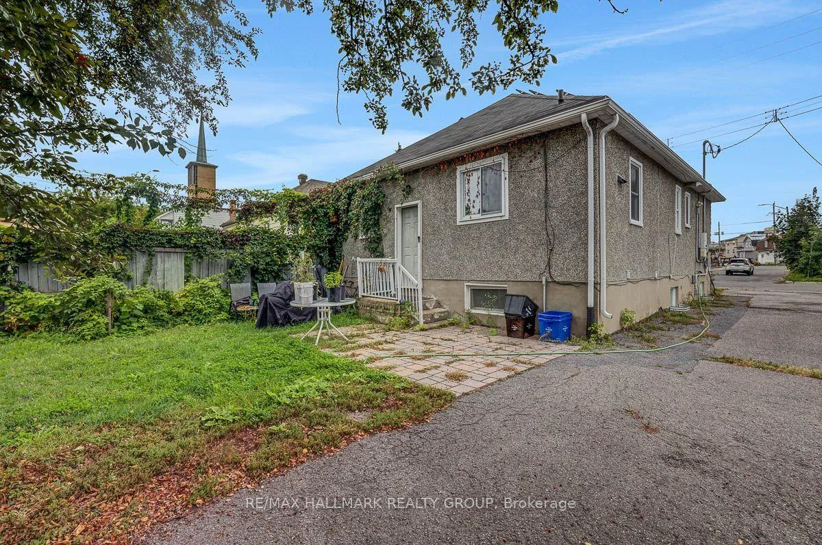 Photo 6 of Unit 1, 139 Carillon Street, Ottawa, Vanier — HOMEH