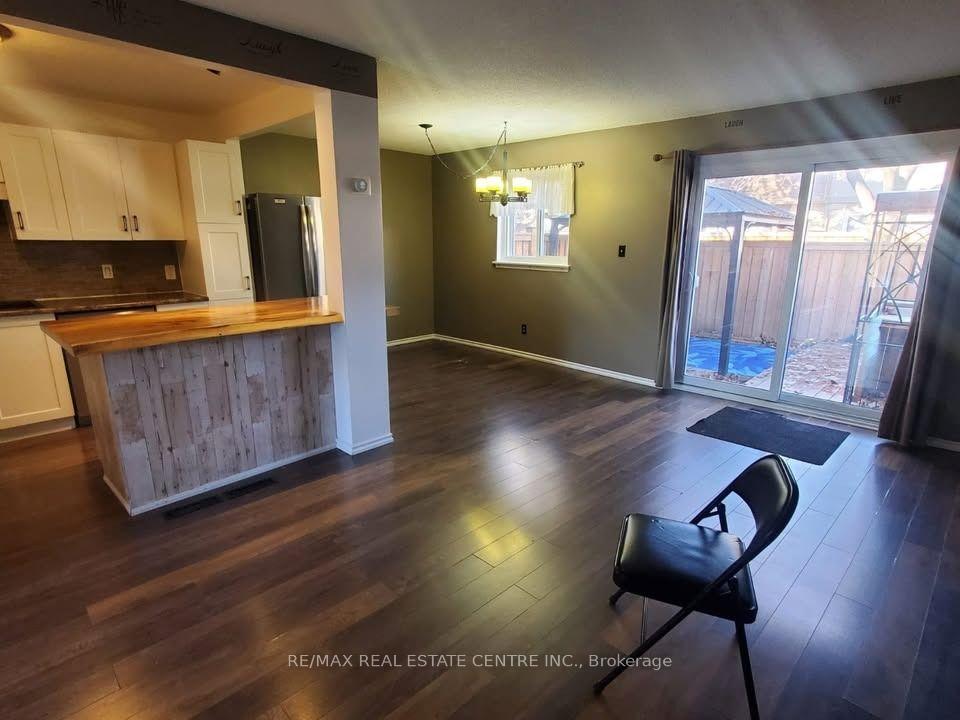 Photo 5 of Unit 20, 57 Hansen Road N, Brampton, Madoc — HOMEH