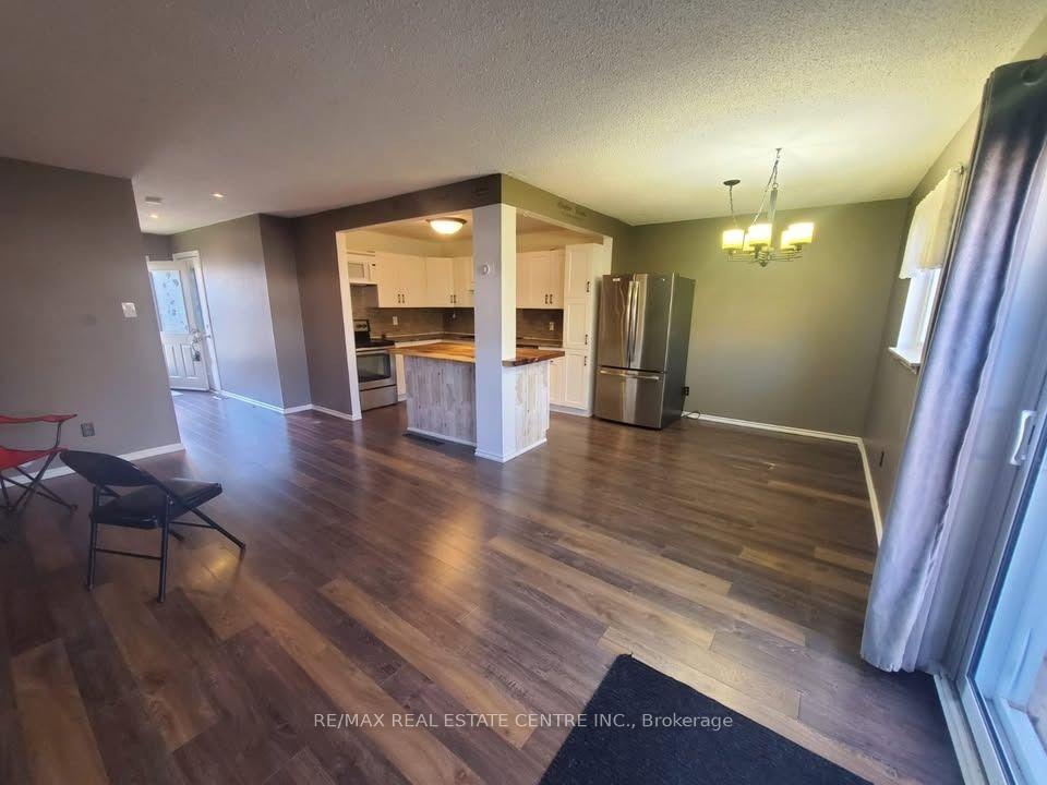Photo 6 of Unit 20, 57 Hansen Road N, Brampton, Madoc — HOMEH