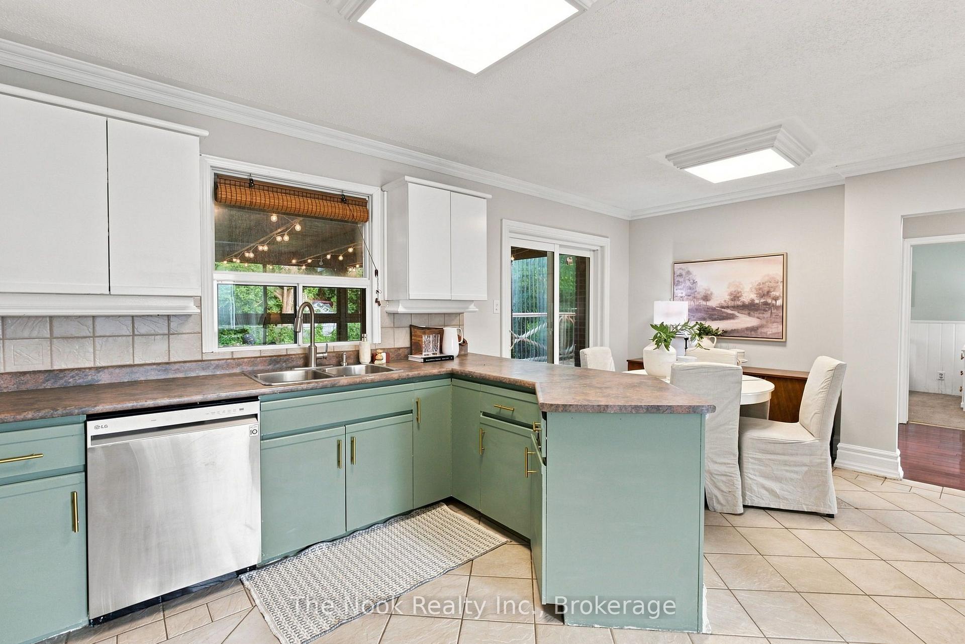 Photo 11 of 257 Wilson Road S, Oshawa, Donevan — HOMEH