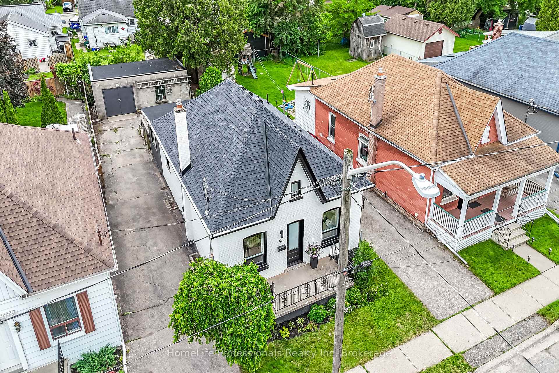 Photo 3 of 96 Aberdeen Avenue, Brantford, Eagle Place West — HOMEH