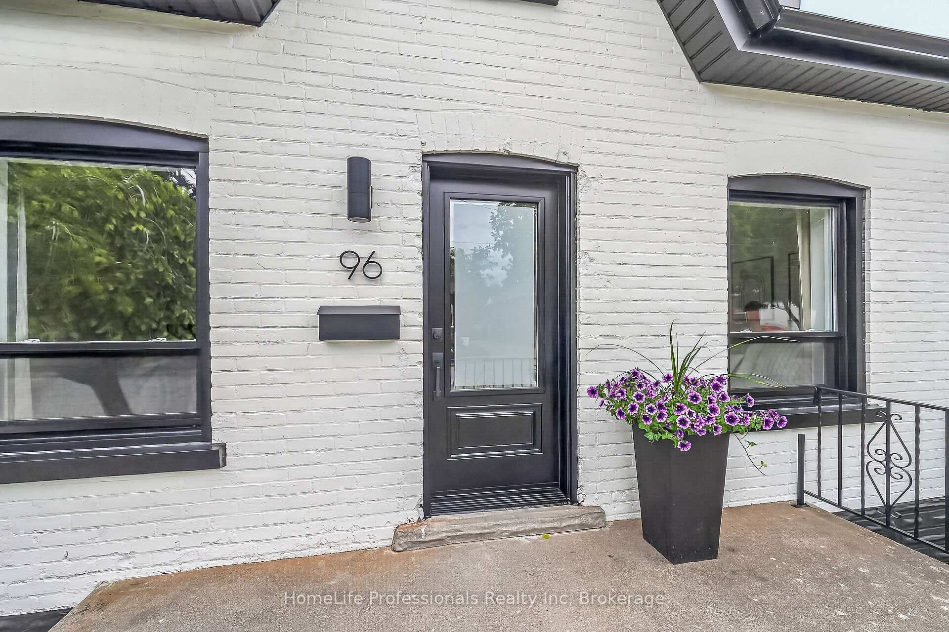Photo 4 of 96 Aberdeen Avenue, Brantford, Eagle Place West — HOMEH