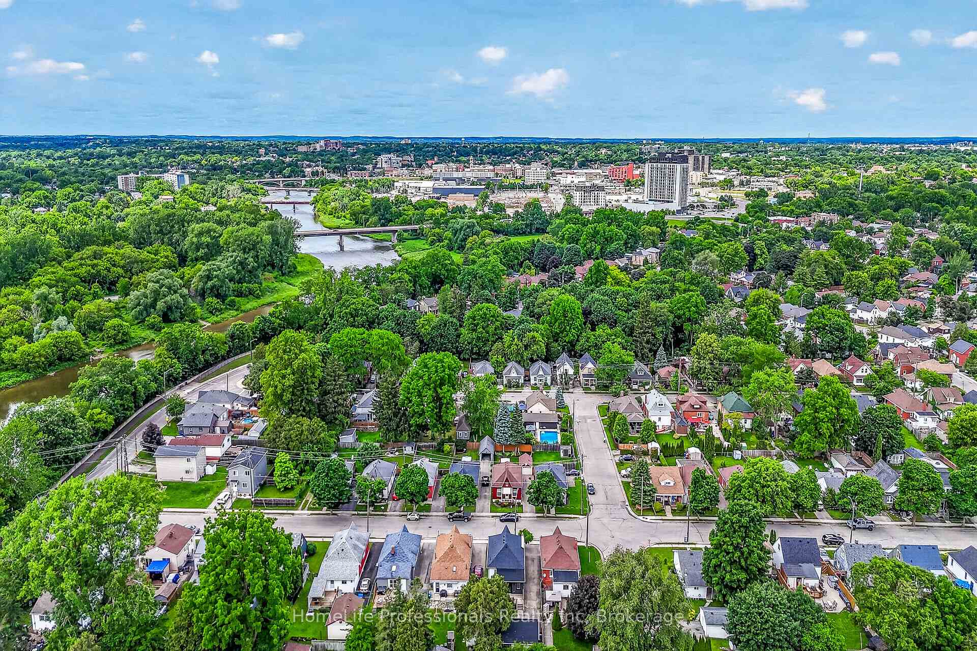 Photo 46 of 96 Aberdeen Avenue, Brantford, Eagle Place West — HOMEH