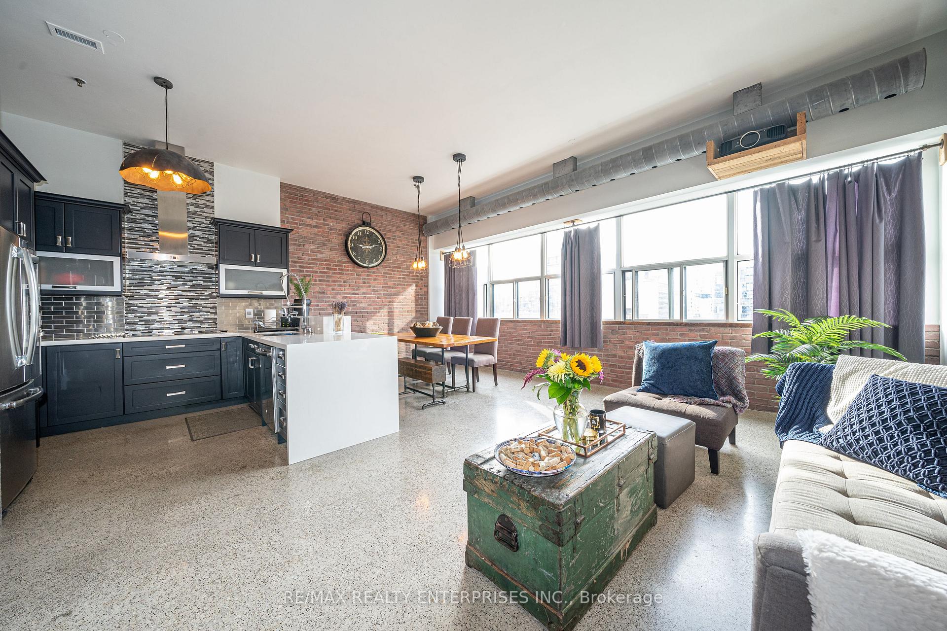 Photo 9 of Unit 515, 700 King Street W, Toronto, Niagara — HOMEH