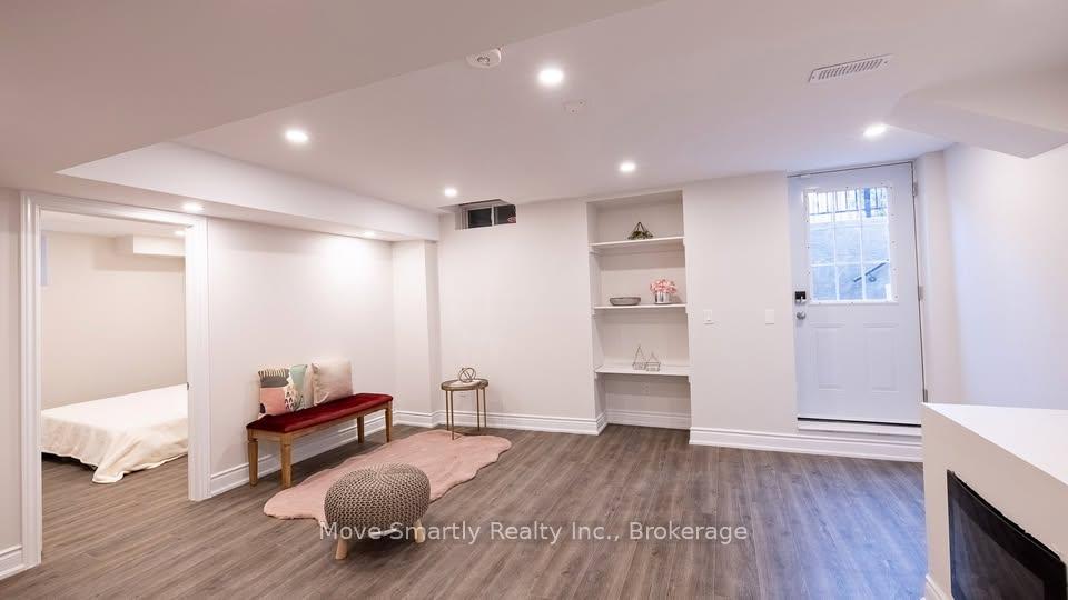 Photo 2 of Unit Lower, 131 Bentwood Crescent, Vaughan, Patterson — HOMEH