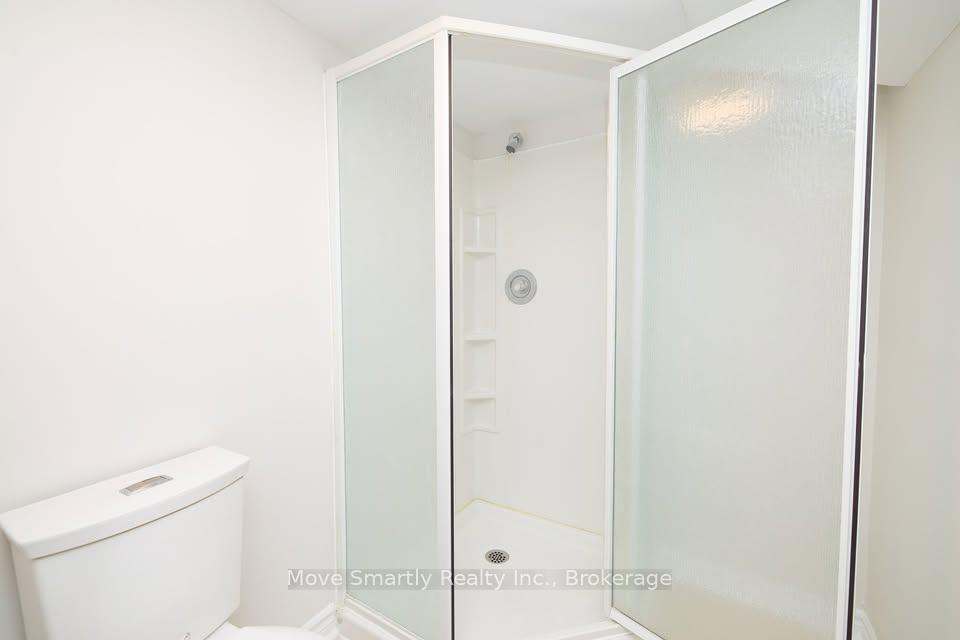 Photo 7 of Unit Lower, 131 Bentwood Crescent, Vaughan, Patterson — HOMEH