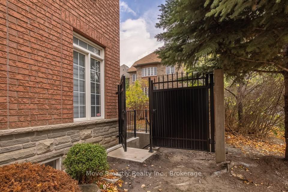 Photo 8 of Unit Lower, 131 Bentwood Crescent, Vaughan, Patterson — HOMEH