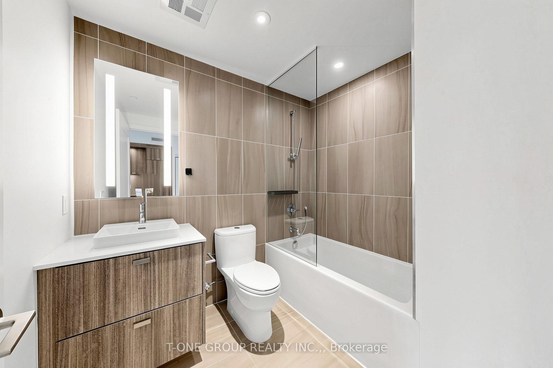 Photo 11 of Unit 1708, 470 Front Street W, Toronto, Waterfront Communities — HOMEH