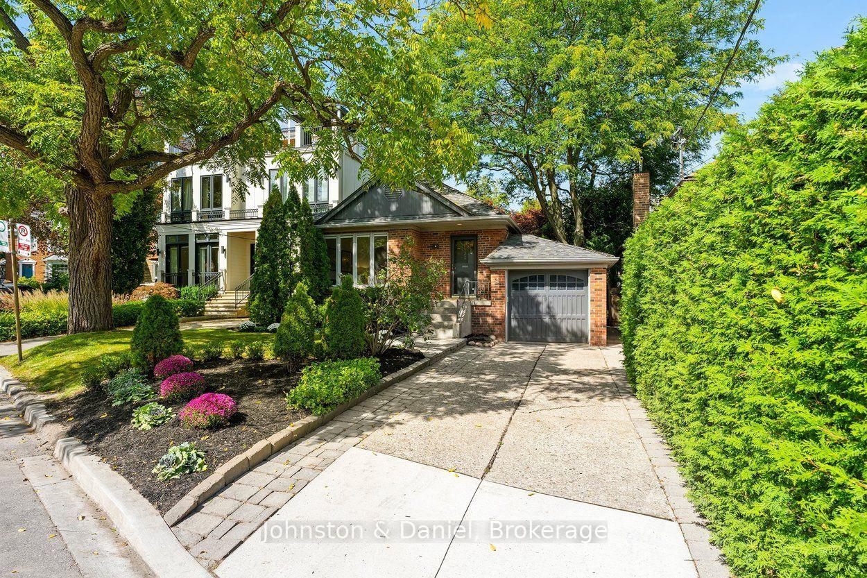 Photo 1 of 4 Lyndhurst Court, Toronto, Casa Loma — HOMEH