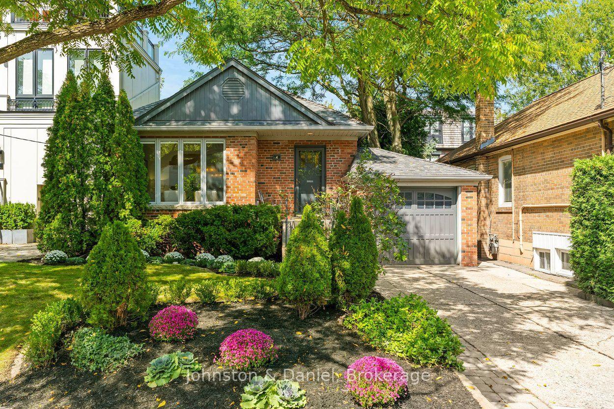 Photo 2 of 4 Lyndhurst Court, Toronto, Casa Loma — HOMEH