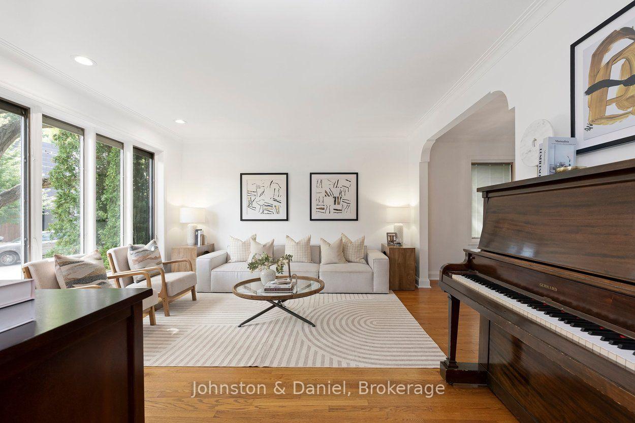 Photo 5 of 4 Lyndhurst Court, Toronto, Casa Loma — HOMEH