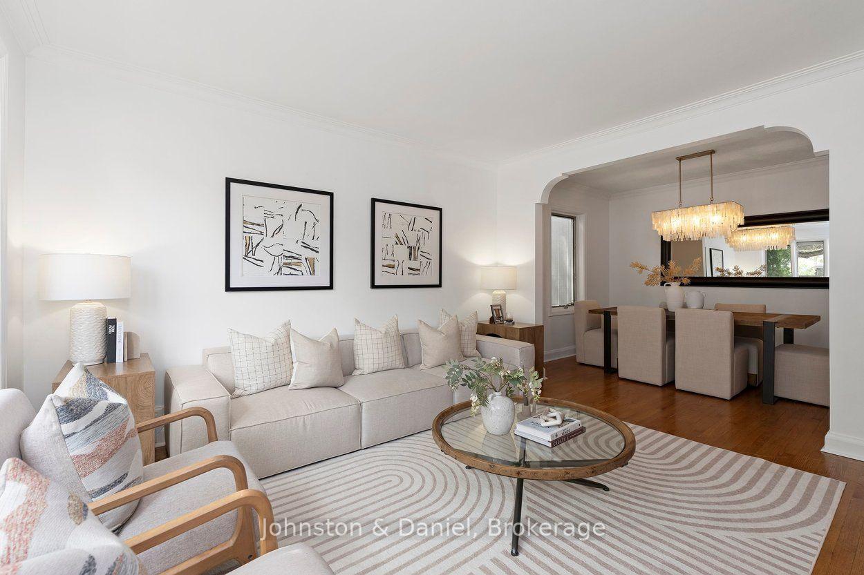 Photo 10 of 4 Lyndhurst Court, Toronto, Casa Loma — HOMEH