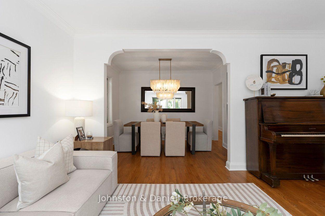 Photo 12 of 4 Lyndhurst Court, Toronto, Casa Loma — HOMEH