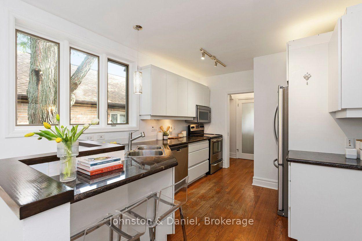 Photo 17 of 4 Lyndhurst Court, Toronto, Casa Loma — HOMEH