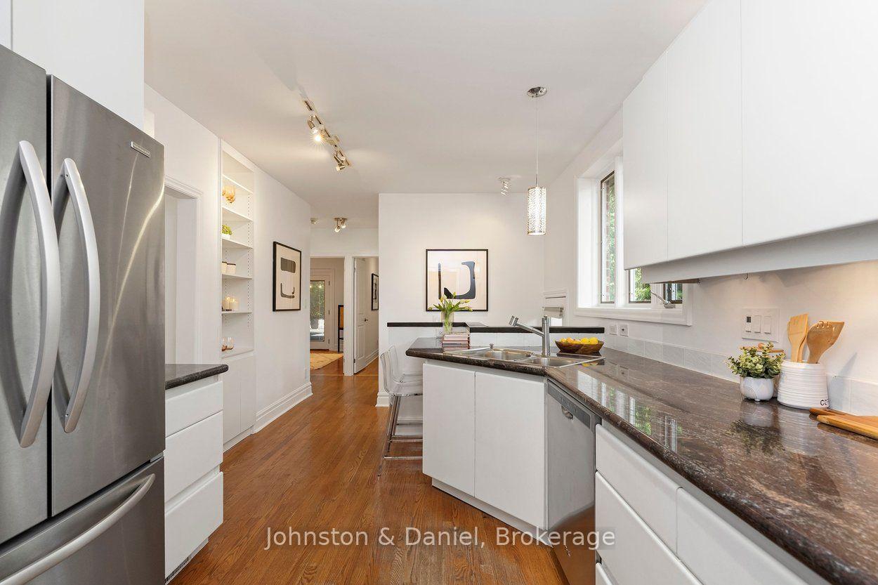 Photo 18 of 4 Lyndhurst Court, Toronto, Casa Loma — HOMEH