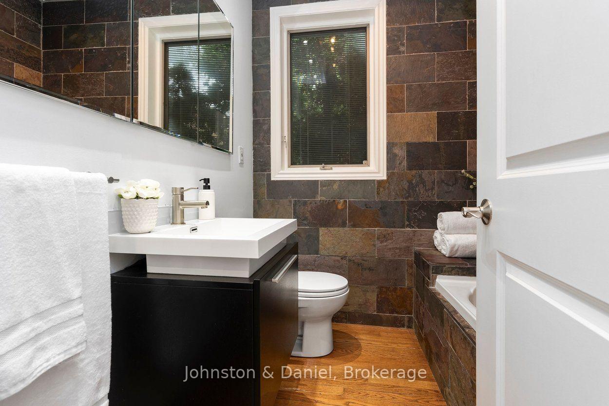 Photo 19 of 4 Lyndhurst Court, Toronto, Casa Loma — HOMEH