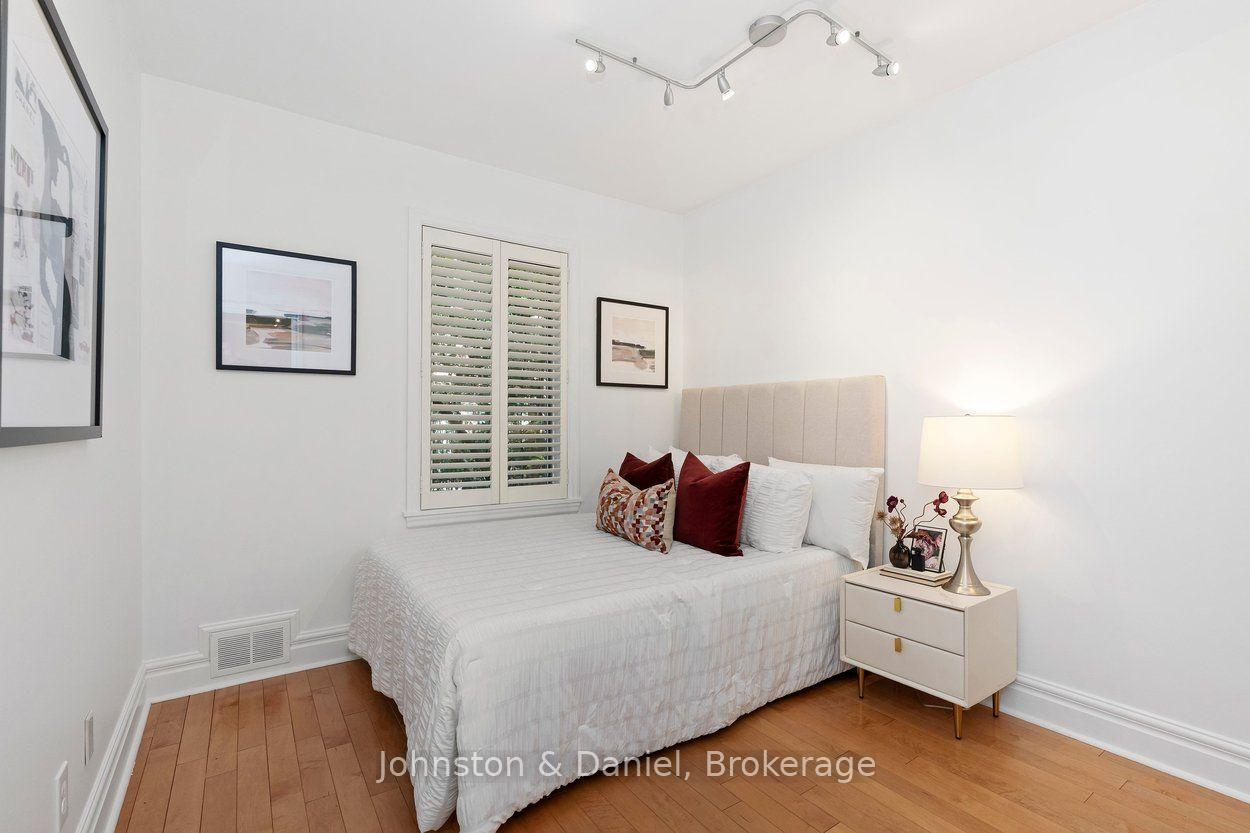 Photo 25 of 4 Lyndhurst Court, Toronto, Casa Loma — HOMEH