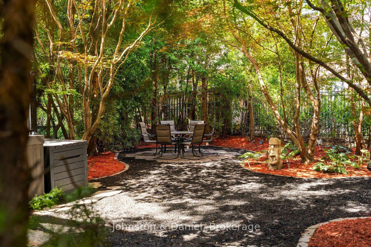 Photo 42 of 4 Lyndhurst Court, Toronto, Casa Loma — HOMEH