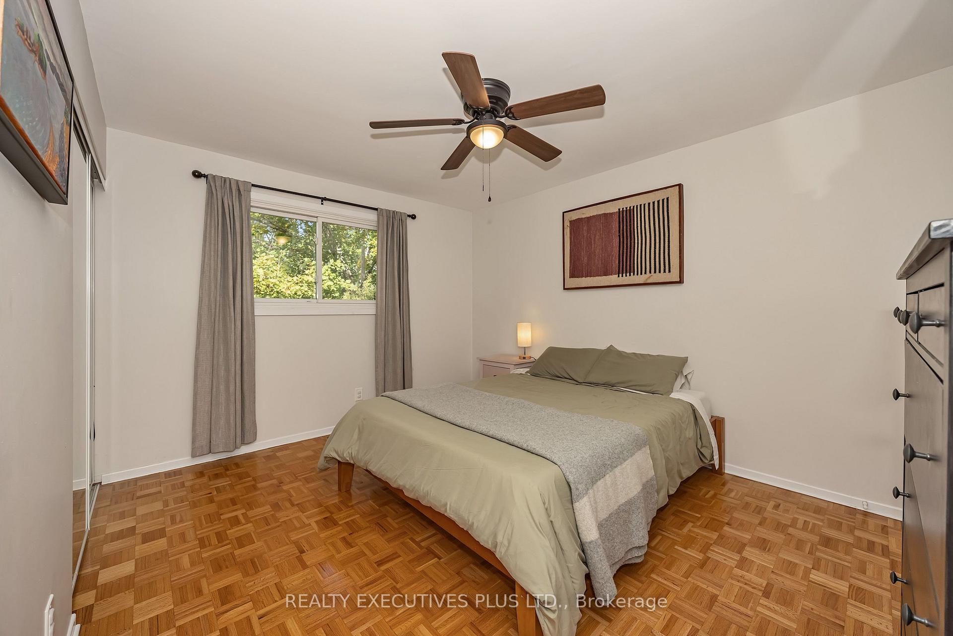 Photo 15 of 1533 Payette Drive, Ottawa, Bilberry Creek/Queenswood Heights — HOMEH