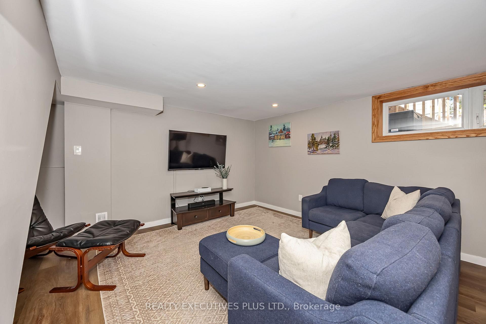 Photo 23 of 1533 Payette Drive, Ottawa, Bilberry Creek/Queenswood Heights — HOMEH