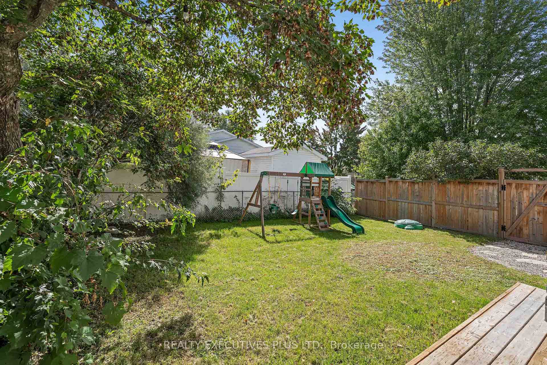 Photo 29 of 1533 Payette Drive, Ottawa, Bilberry Creek/Queenswood Heights — HOMEH