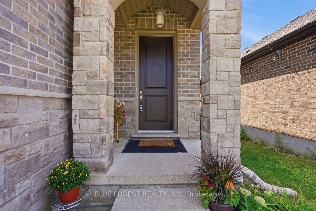 Photo 3 of 1832 Cherrywood Trail, London, North M — HOMEH