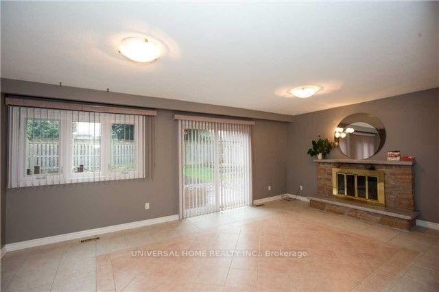 Photo 2 of 17 Markhaven Road, Markham, Unionville — HOMEH