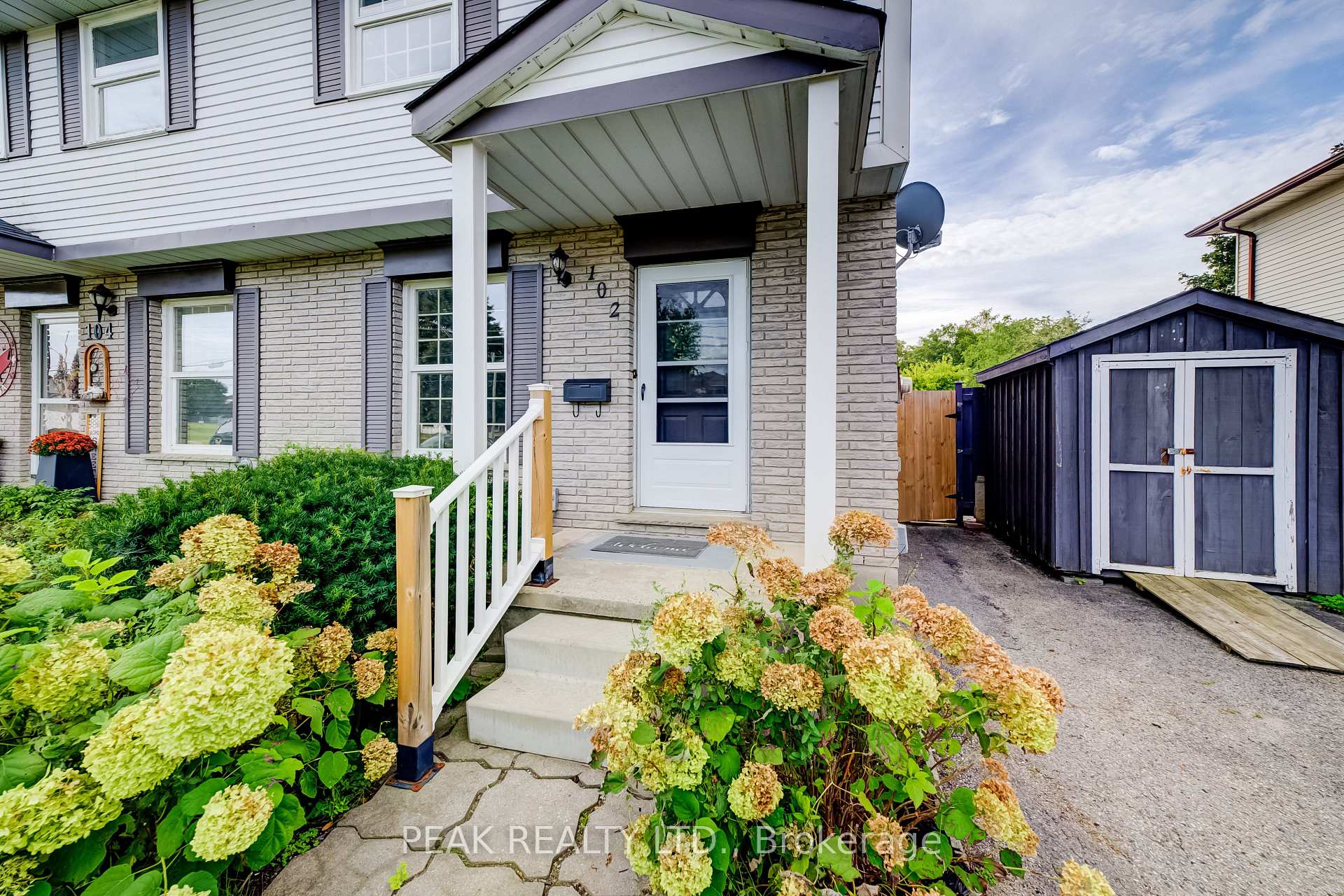 Photo 3 of 102 Bloomingdale Road N, Kitchener, Bridgeport — HOMEH