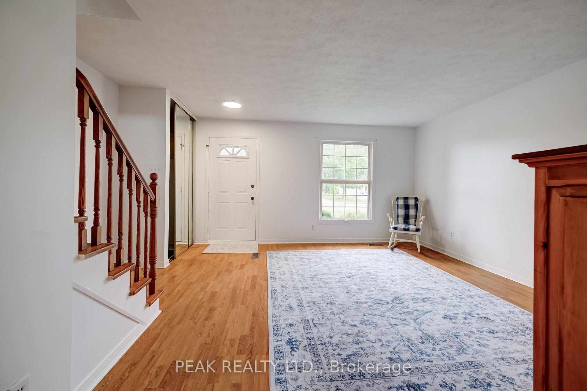 Photo 5 of 102 Bloomingdale Road N, Kitchener, Bridgeport — HOMEH