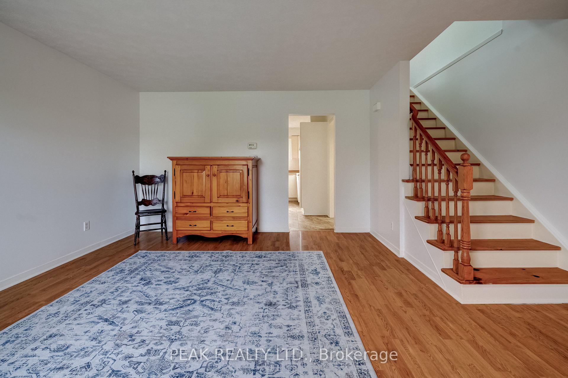 Photo 6 of 102 Bloomingdale Road N, Kitchener, Bridgeport — HOMEH