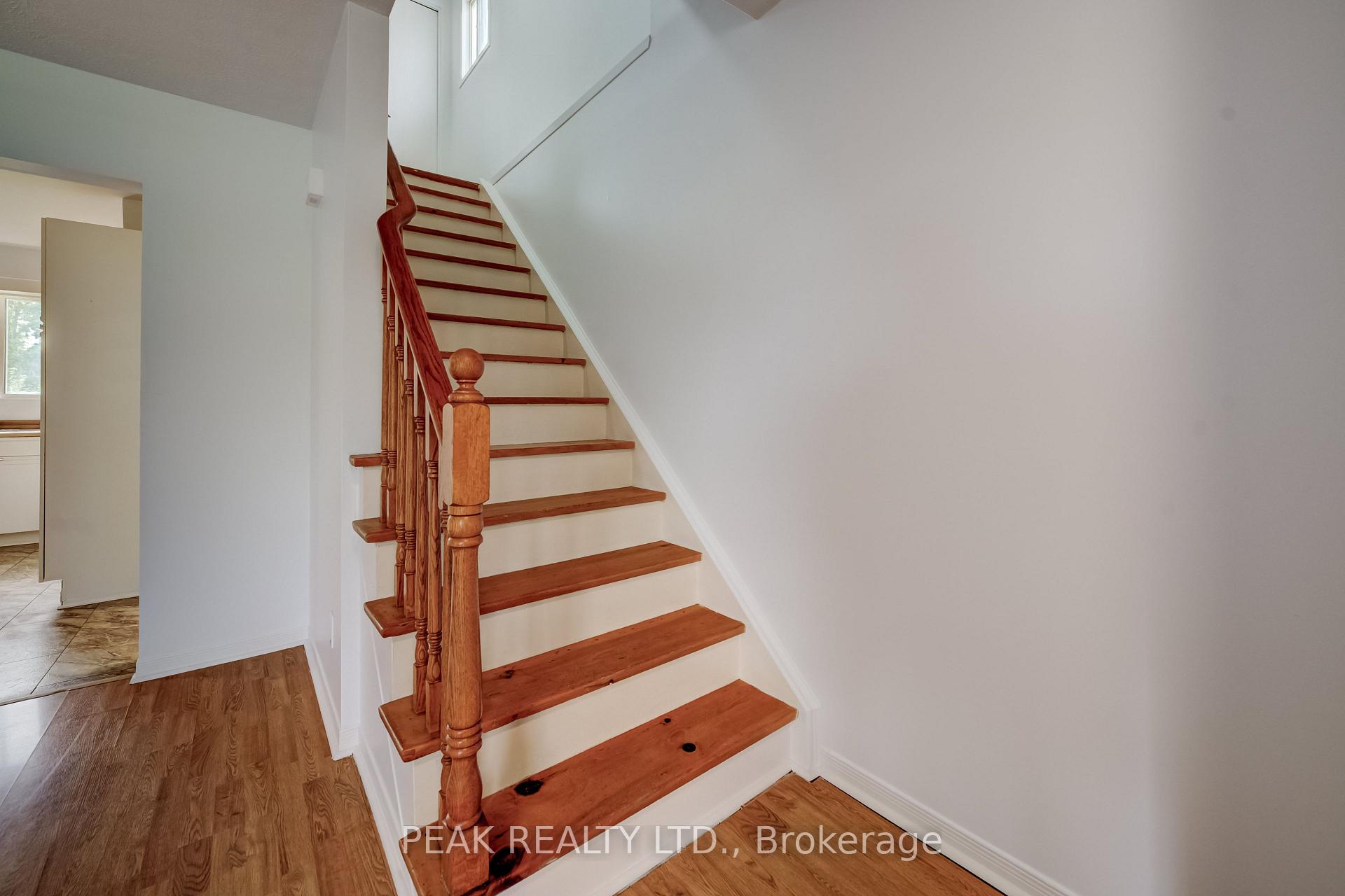 Photo 7 of 102 Bloomingdale Road N, Kitchener, Bridgeport — HOMEH