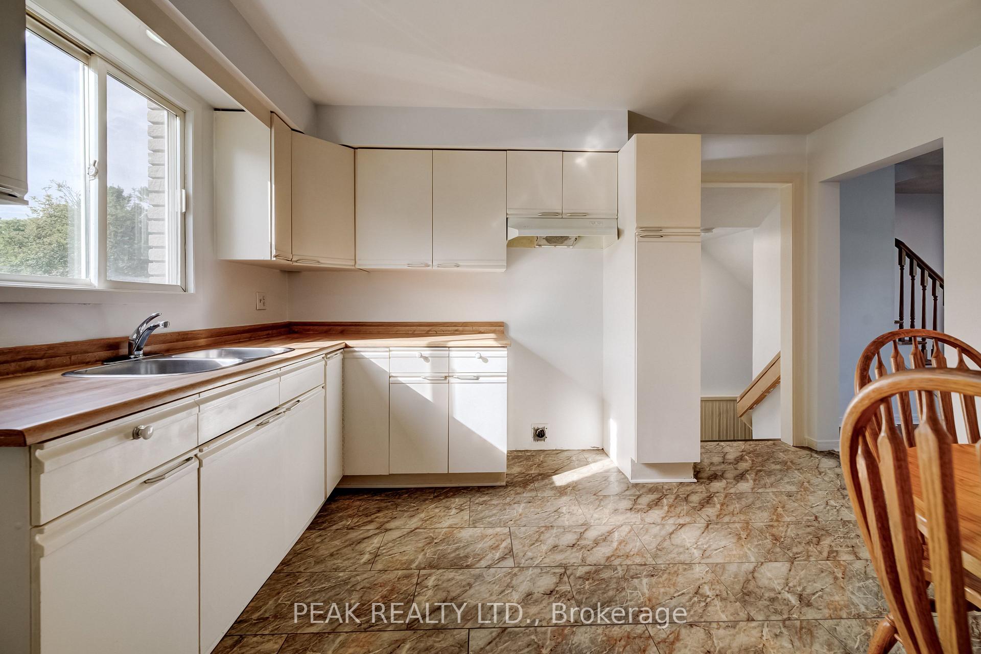 Photo 9 of 102 Bloomingdale Road N, Kitchener, Bridgeport — HOMEH