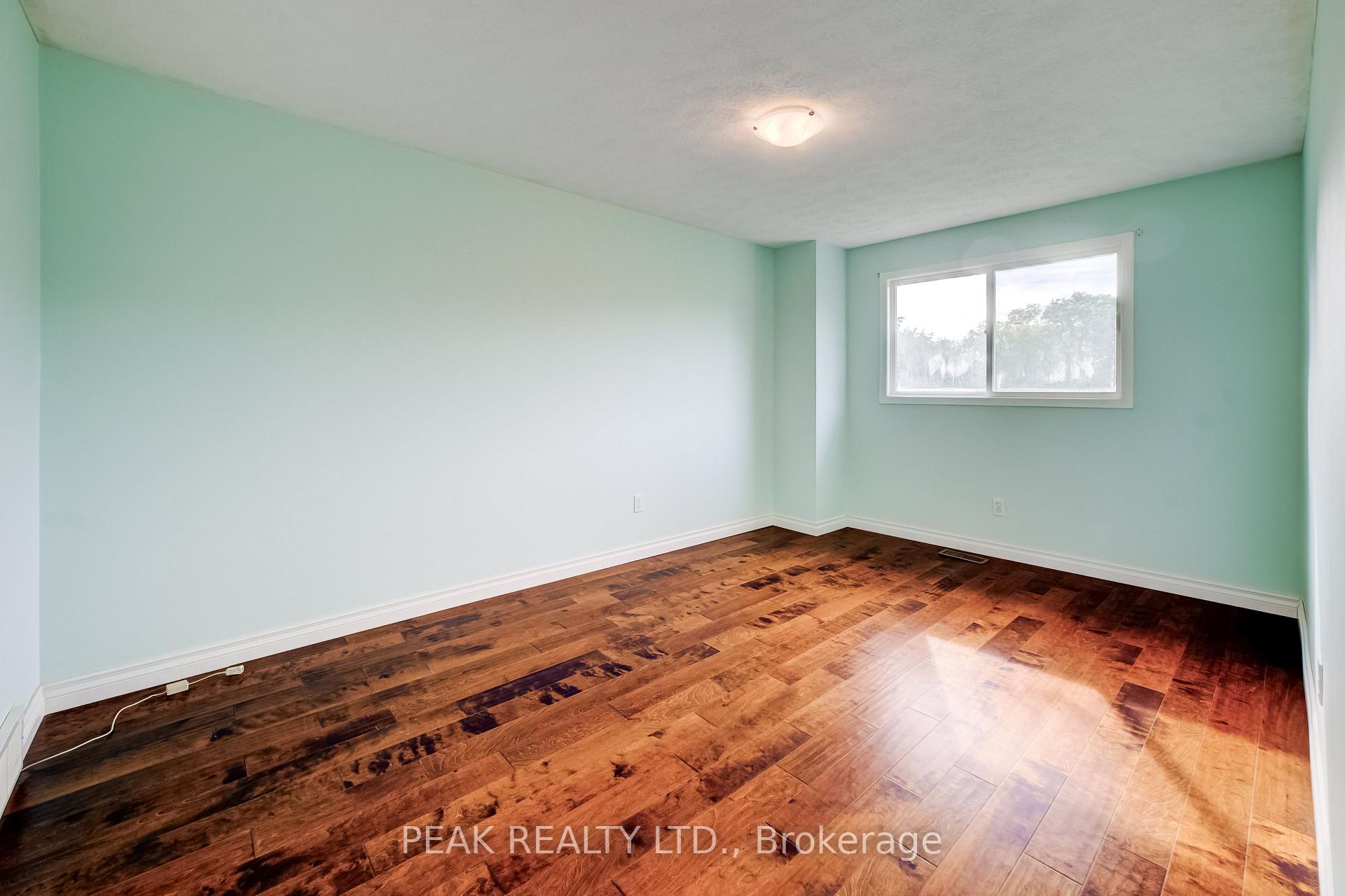 Photo 14 of 102 Bloomingdale Road N, Kitchener, Bridgeport — HOMEH