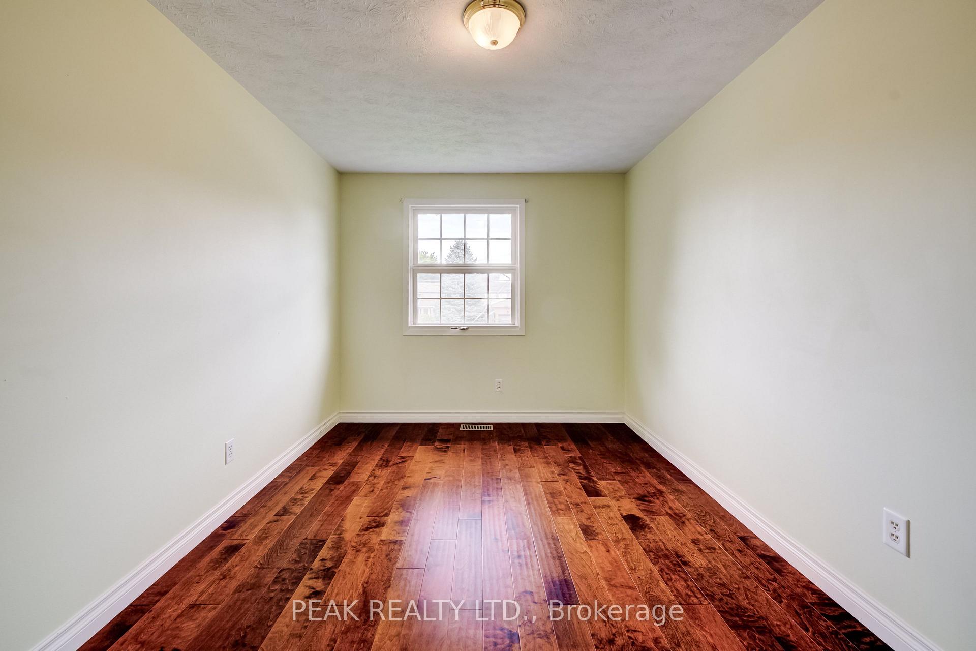 Photo 18 of 102 Bloomingdale Road N, Kitchener, Bridgeport — HOMEH