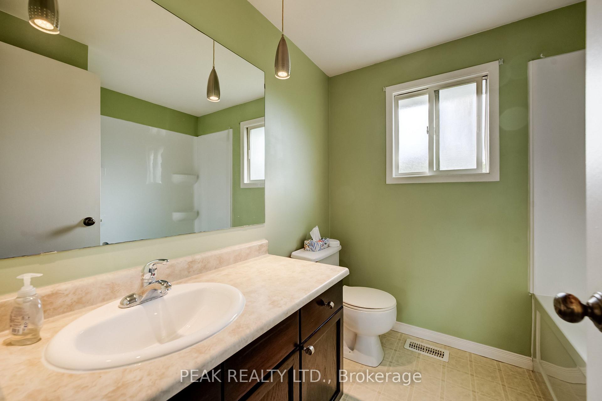 Photo 19 of 102 Bloomingdale Road N, Kitchener, Bridgeport — HOMEH