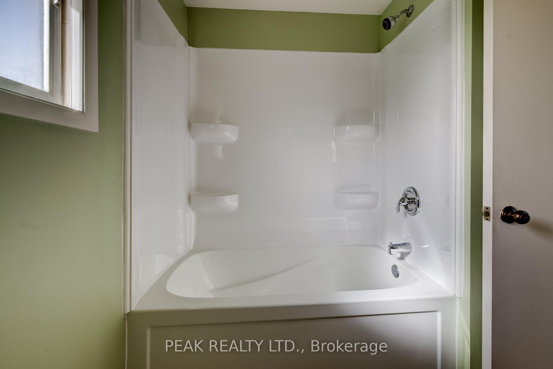 Photo 21 of 102 Bloomingdale Road N, Kitchener, Bridgeport — HOMEH