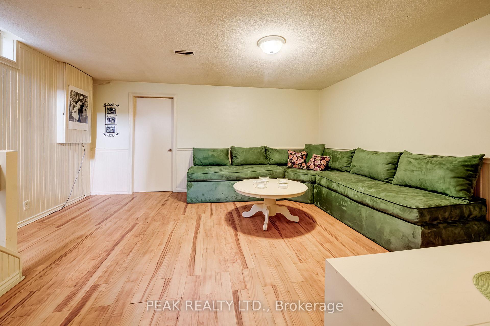 Photo 24 of 102 Bloomingdale Road N, Kitchener, Bridgeport — HOMEH