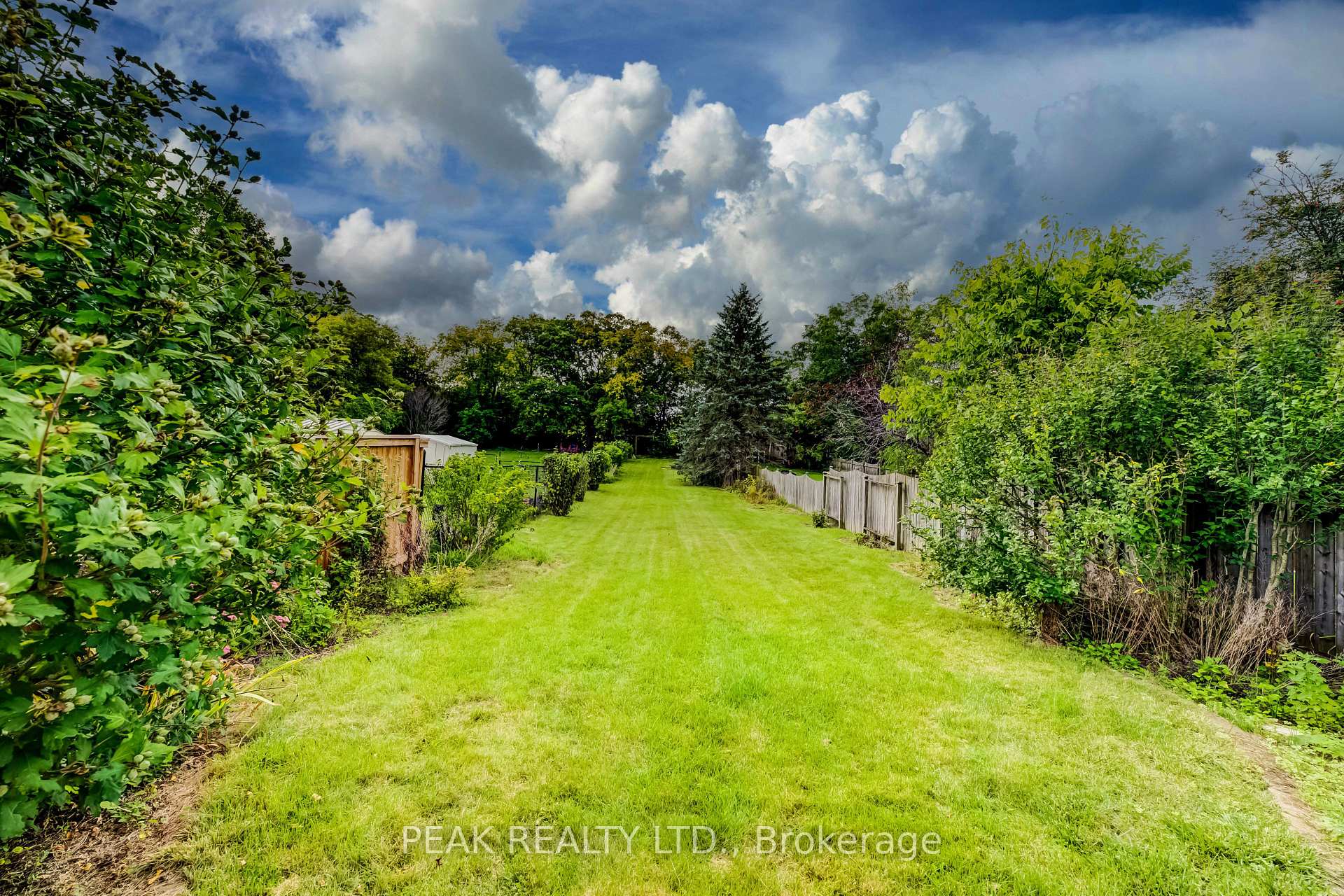 Photo 29 of 102 Bloomingdale Road N, Kitchener, Bridgeport — HOMEH