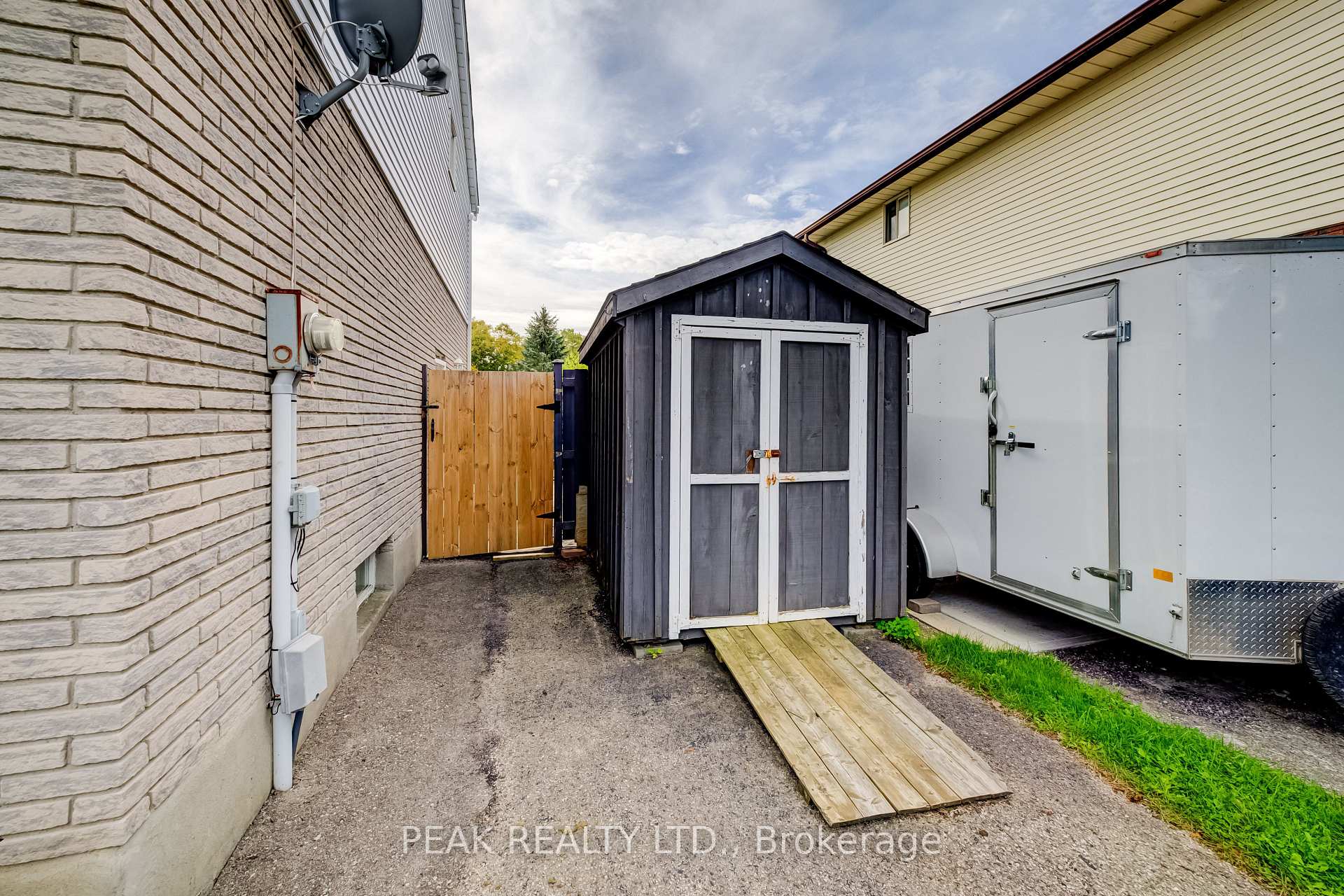 Photo 34 of 102 Bloomingdale Road N, Kitchener, Bridgeport — HOMEH