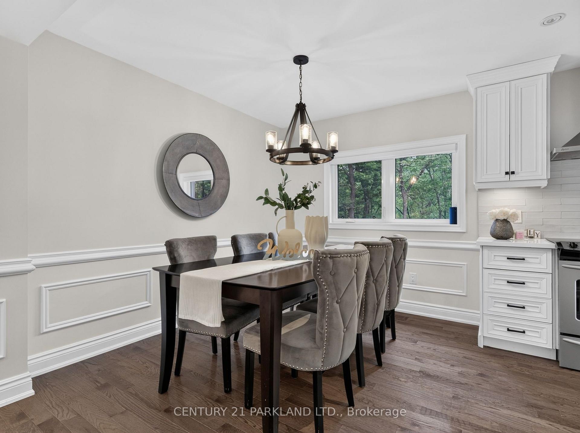 Photo 8 of 1302 Hillview Crescent, Oakville, Falgarwood — HOMEH