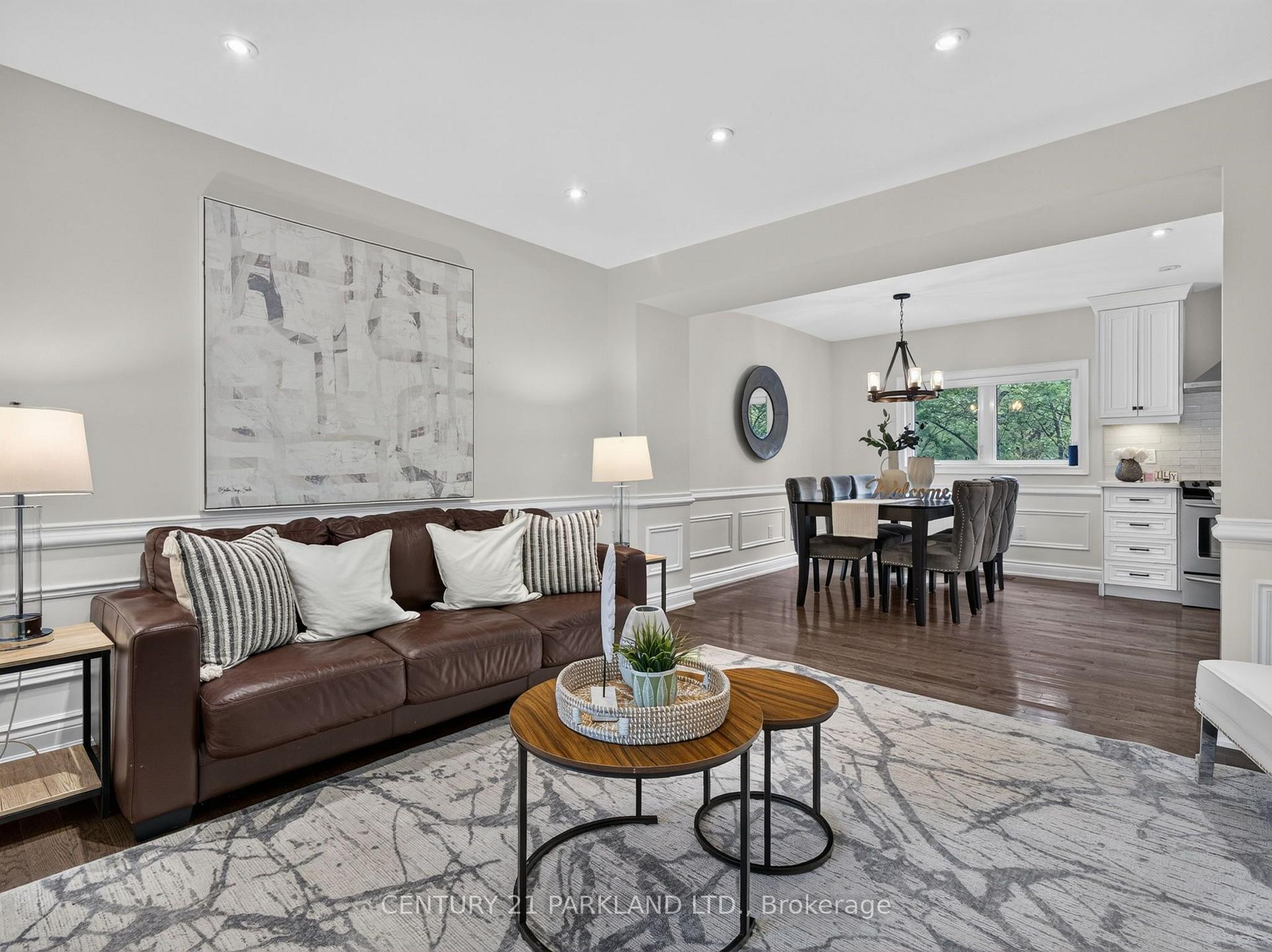 Photo 7 of 1302 Hillview Crescent, Oakville, Falgarwood — HOMEH
