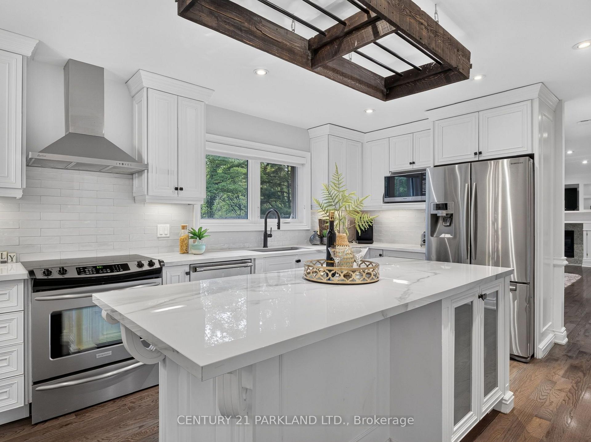 Photo 11 of 1302 Hillview Crescent, Oakville, Falgarwood — HOMEH
