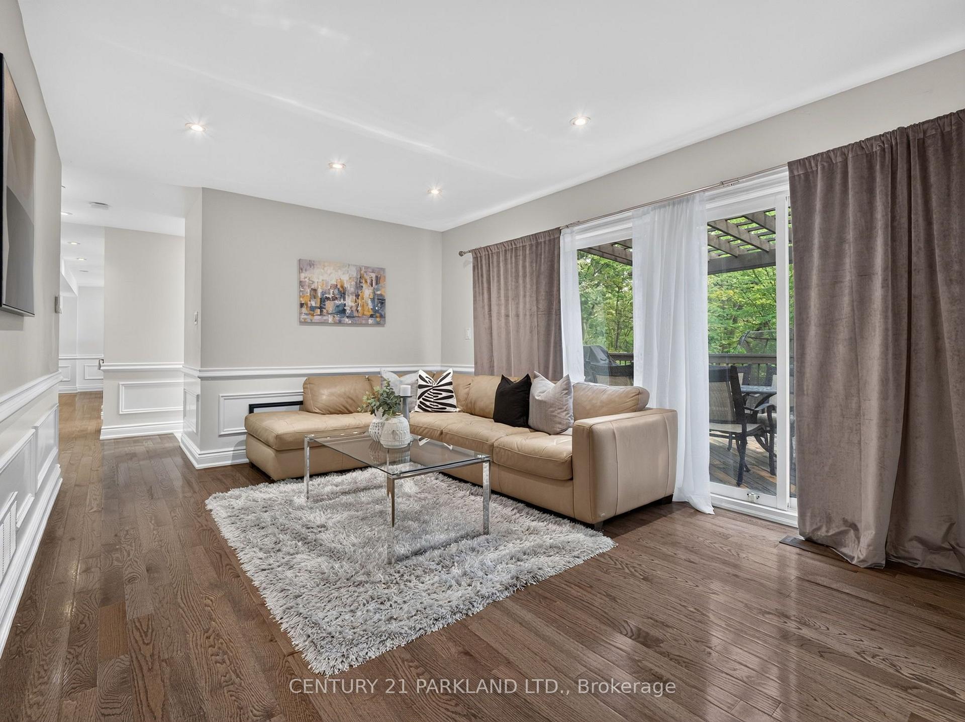 Photo 15 of 1302 Hillview Crescent, Oakville, Falgarwood — HOMEH